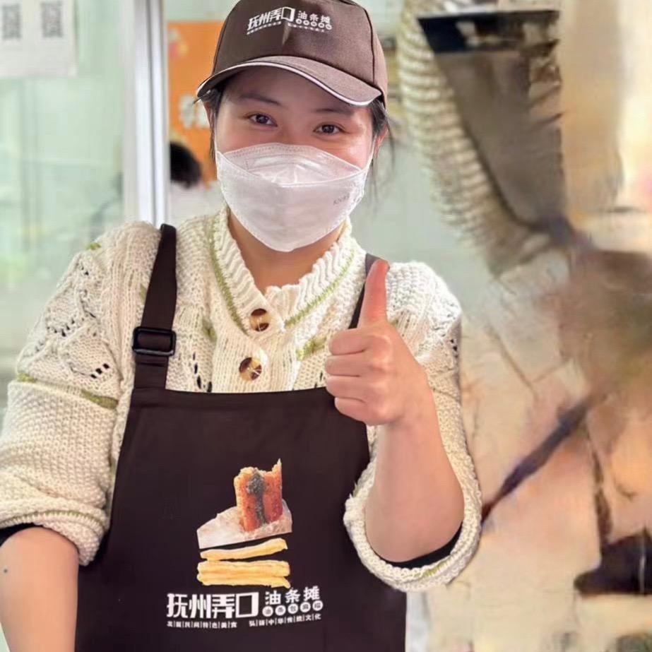 刘琬钰抚州弄口油条摊