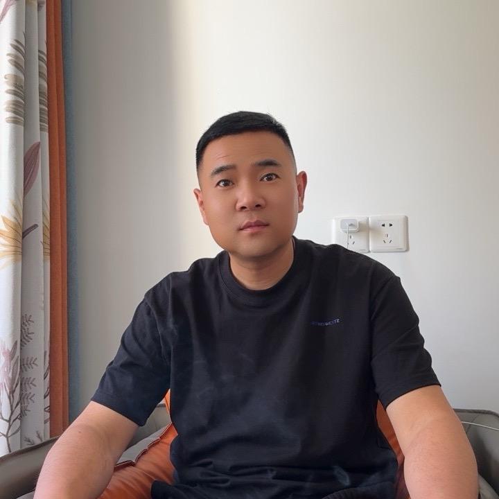 搞商务车的彭二哥