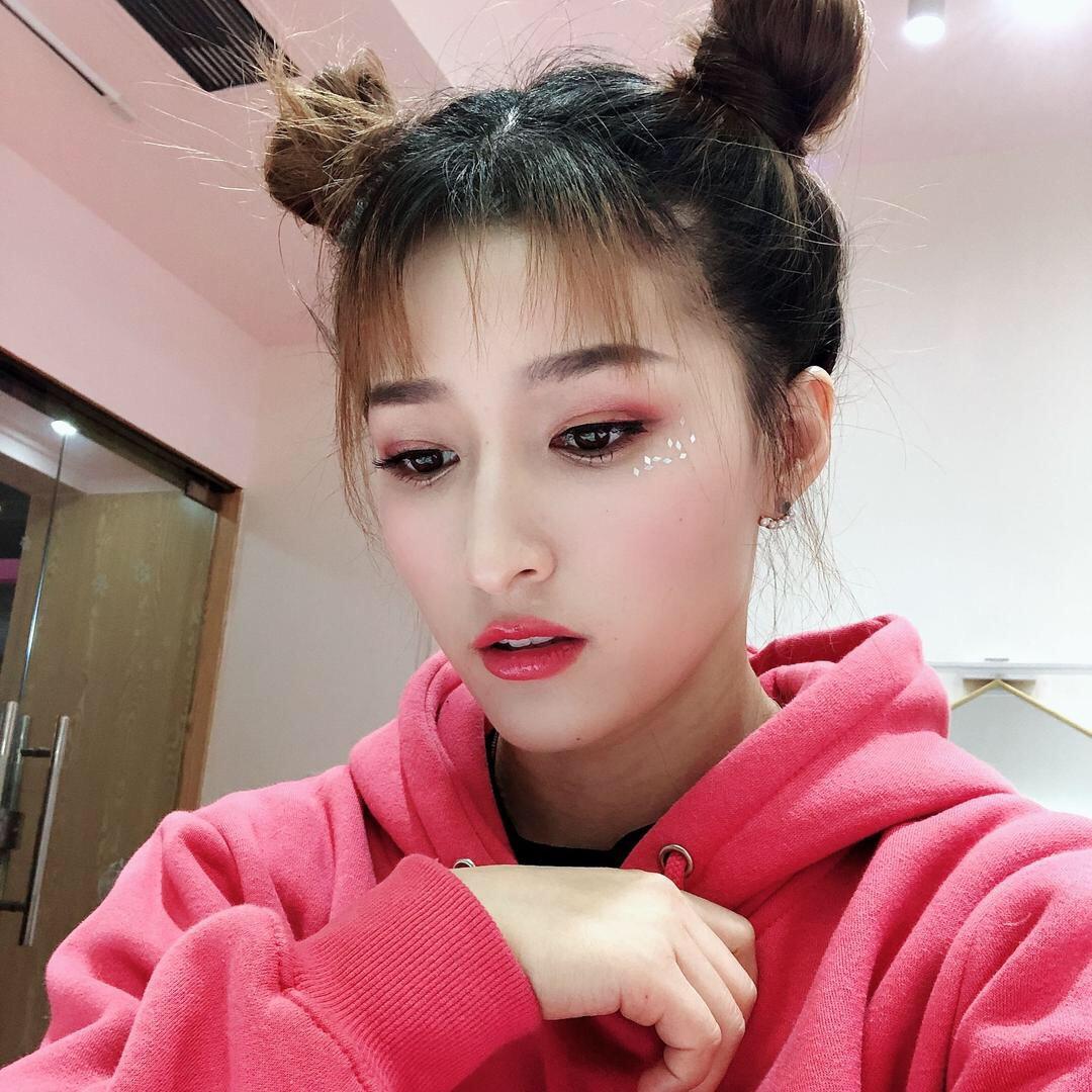 杨小姐@
