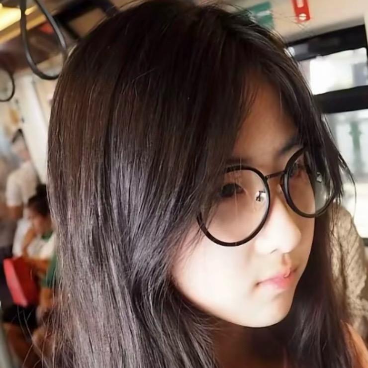 卖萌比当0累