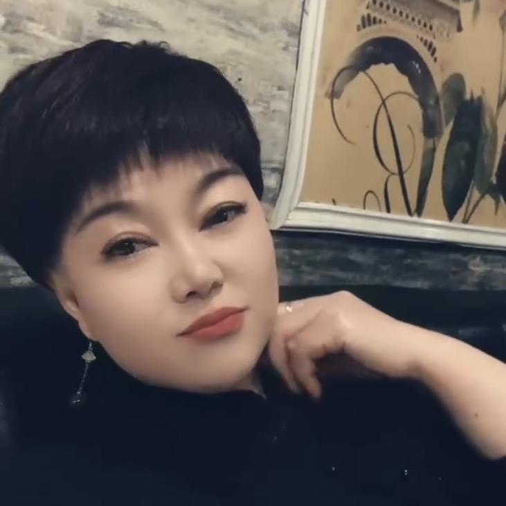 万姐，🌷
