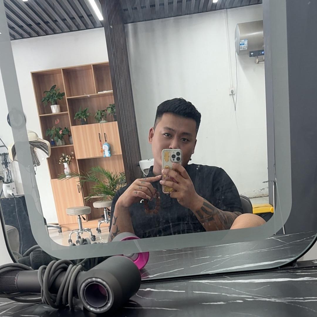 李先生：