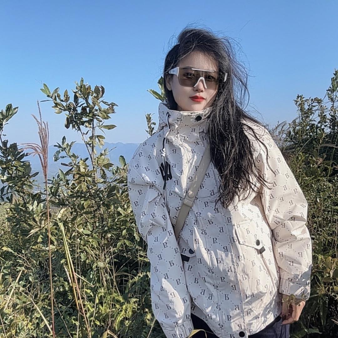 包包老板。