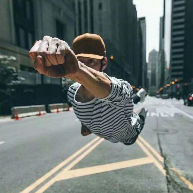 李靓仔。