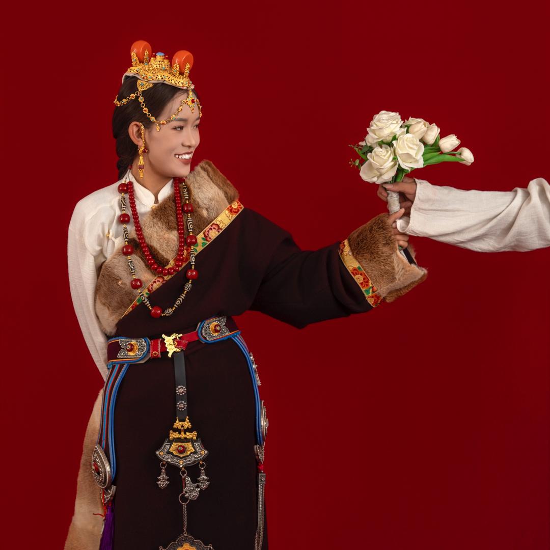 强巴林寺脚下的女孩💕（曲珍）