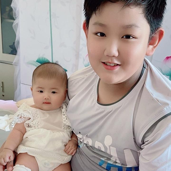 ღ᭄帅气小哥💞甜心宝贝