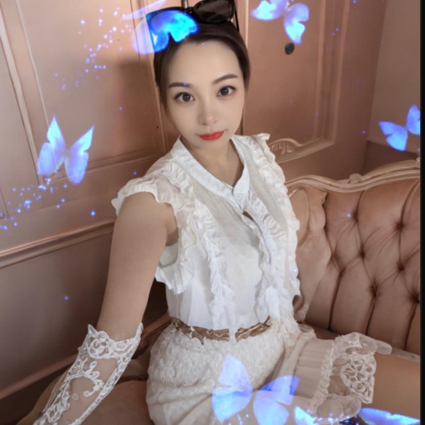 小卞的大眼睛