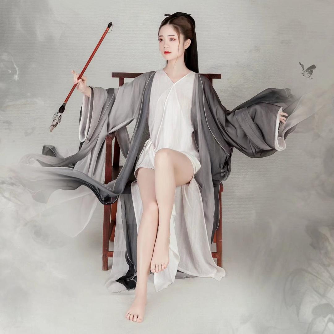 宝马里的贝贝