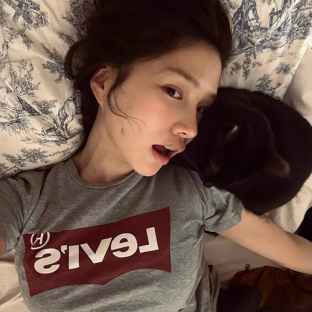 23