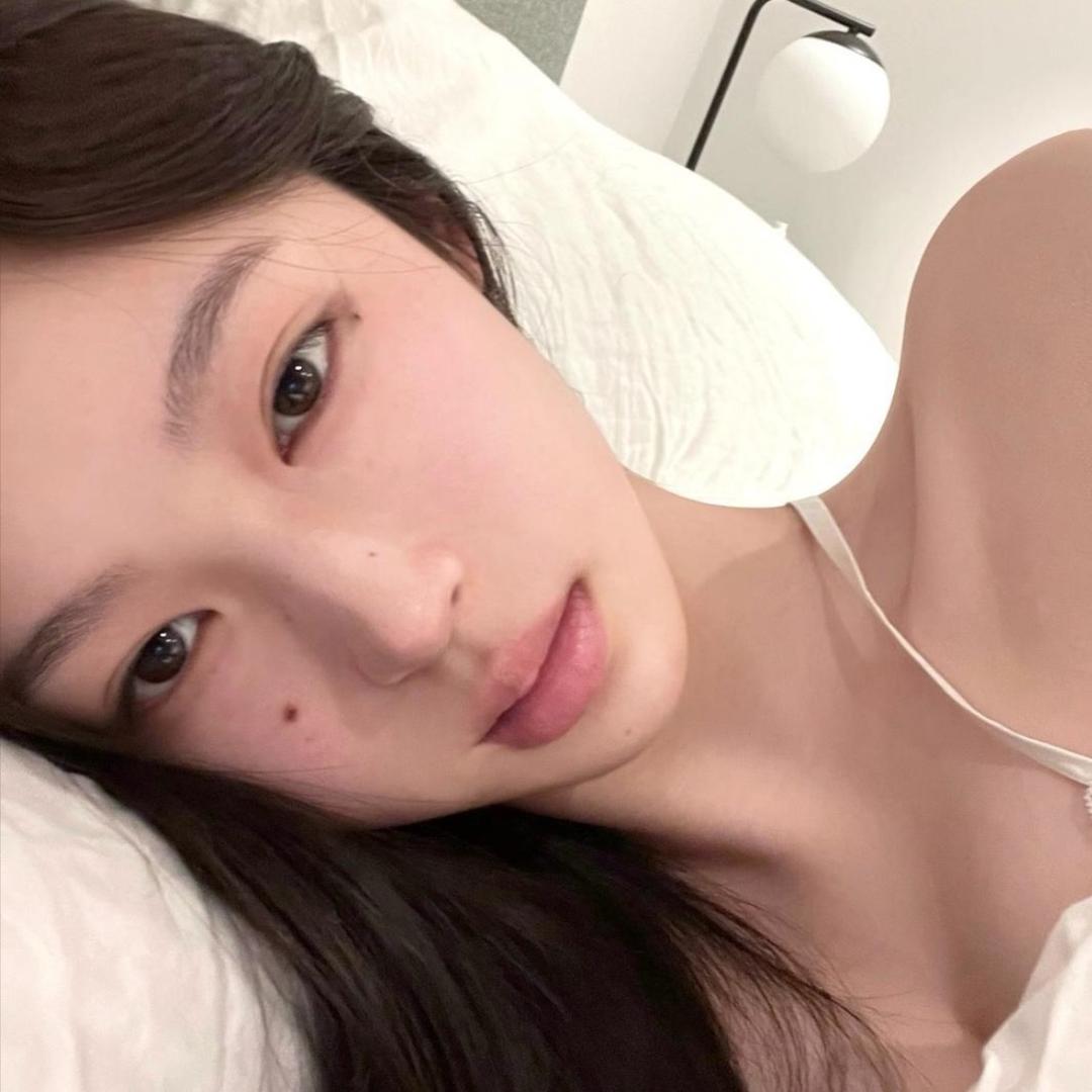 蕊贝卡.