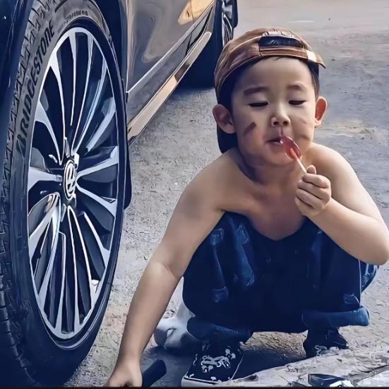 辉¥