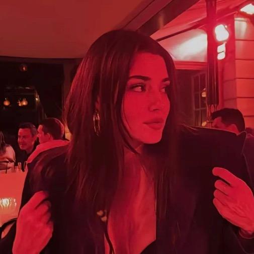 𝓩𝓪𝔂𝓷𝓾𝓻𝓪.