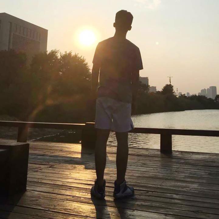 阿诺。