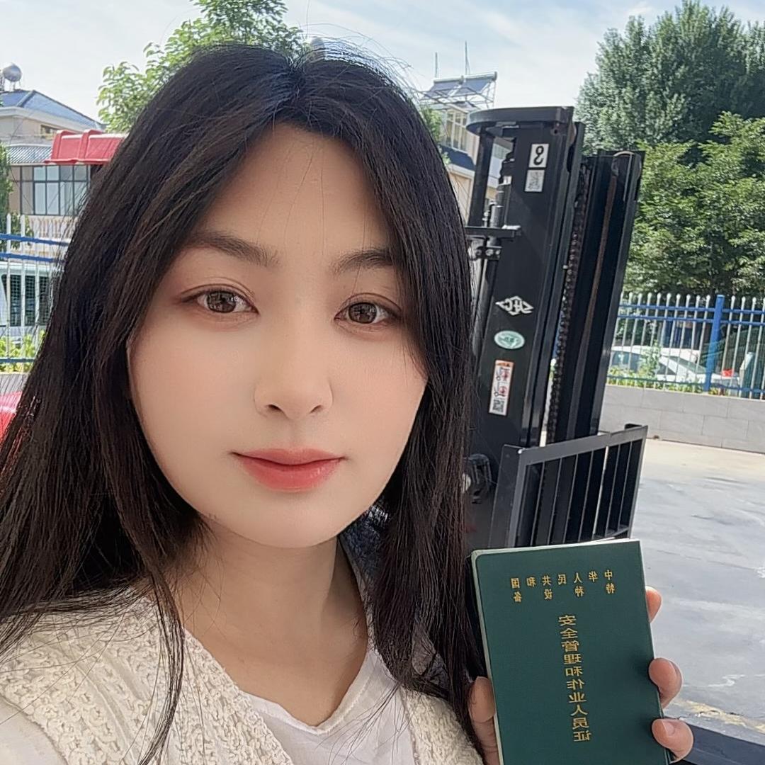叉车女教练大宝贝