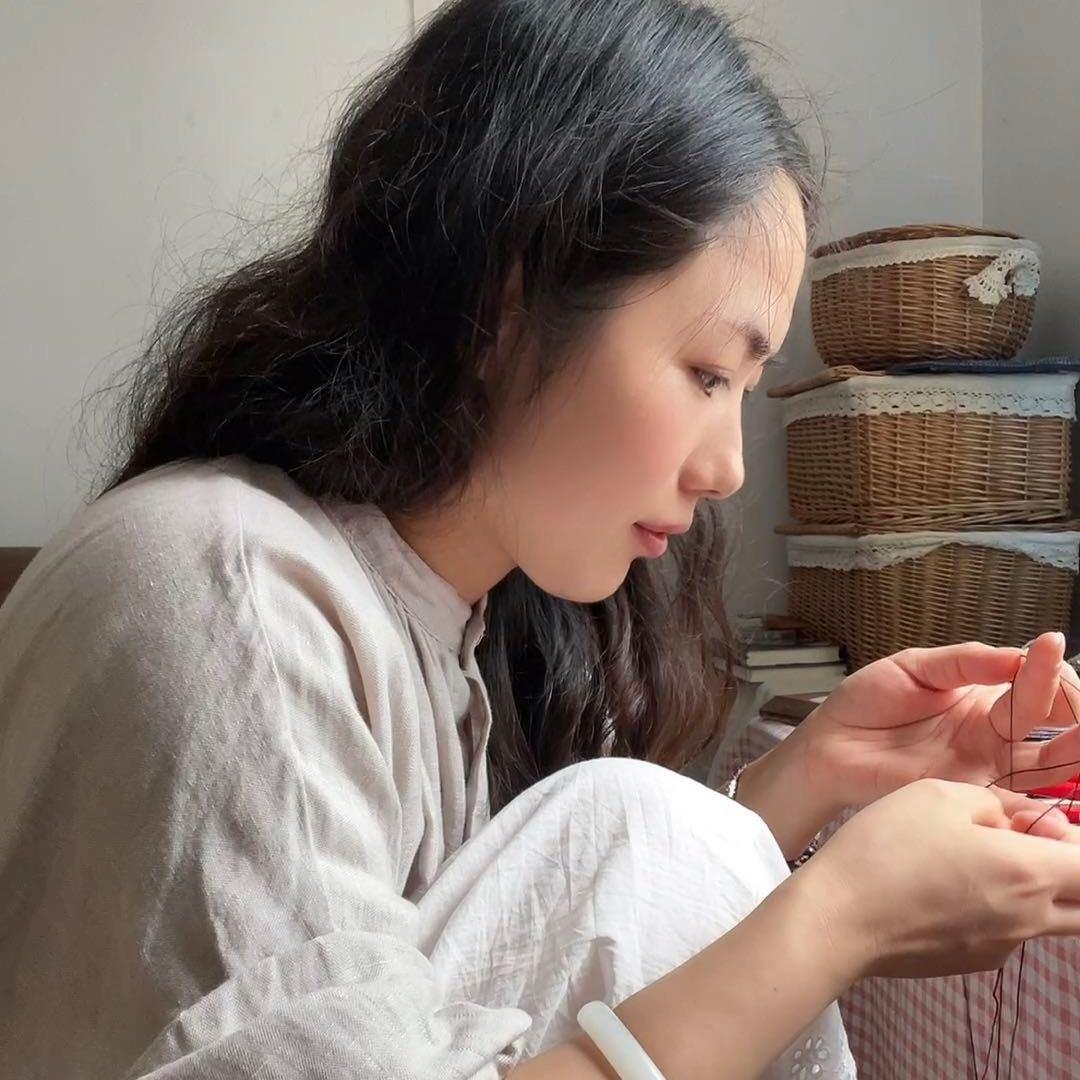 小秋素衣