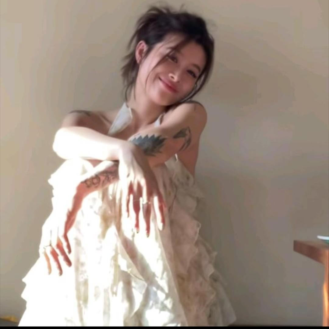 殷三吉的衣橱间