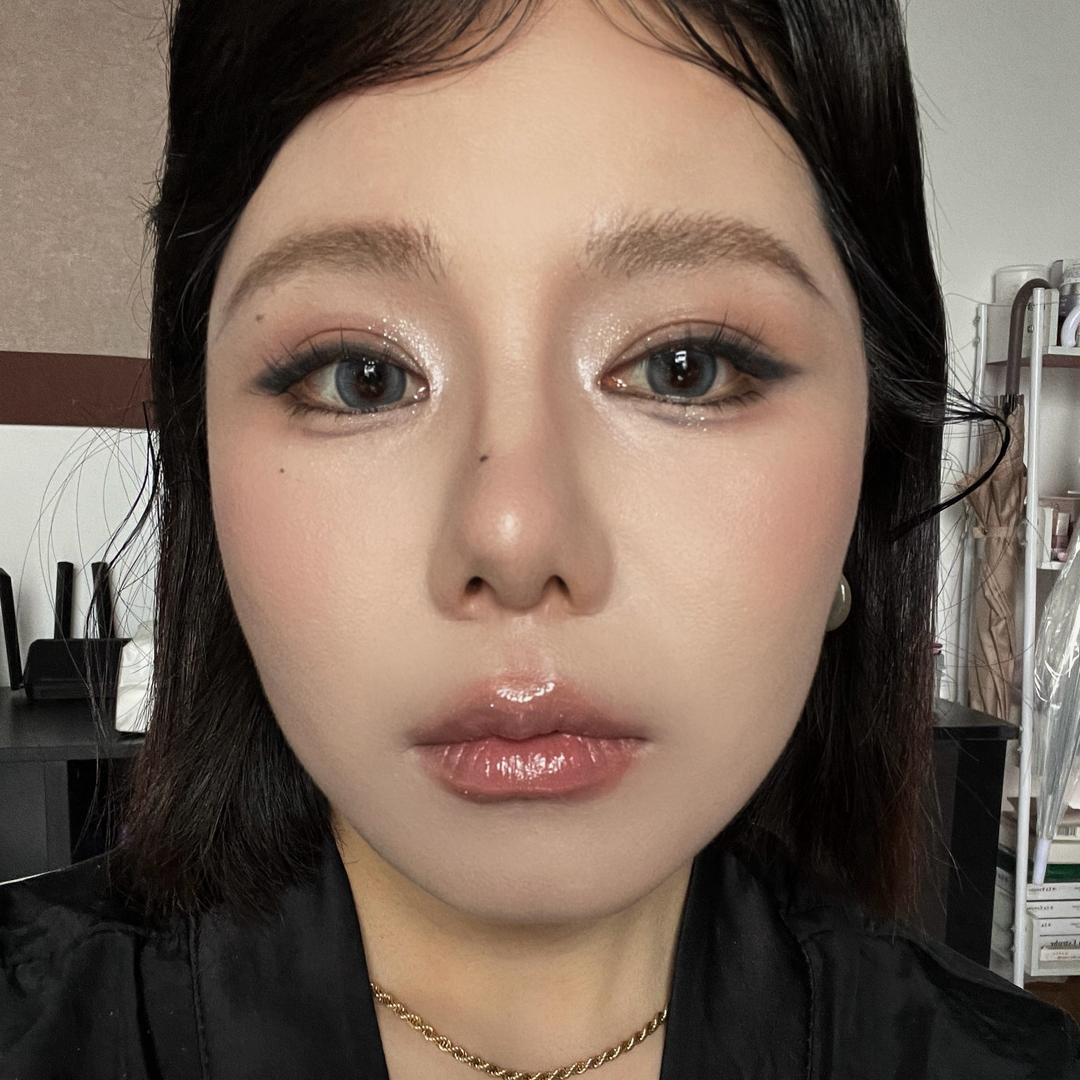 大琳是个化妆师