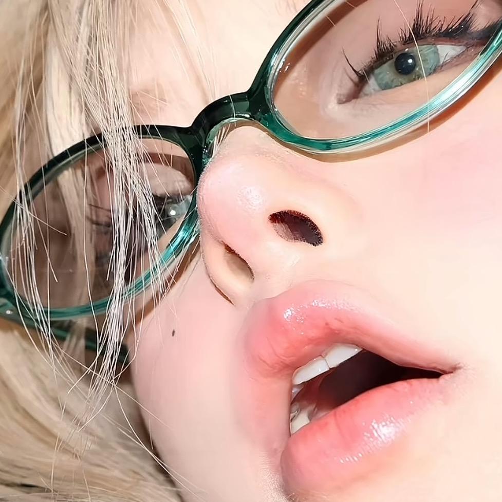-哇塞露露.