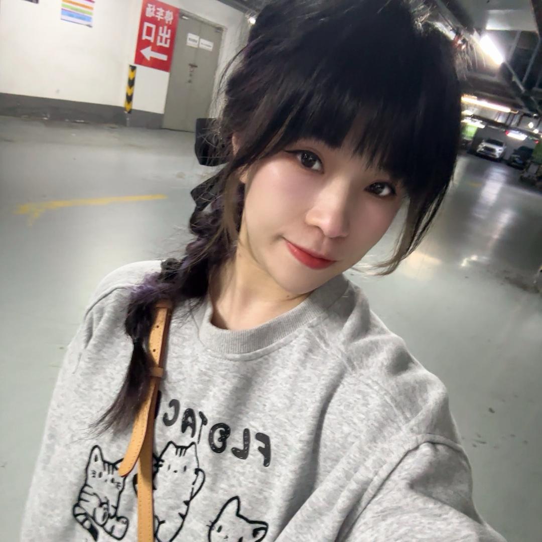在蔻驰卖包的小韩