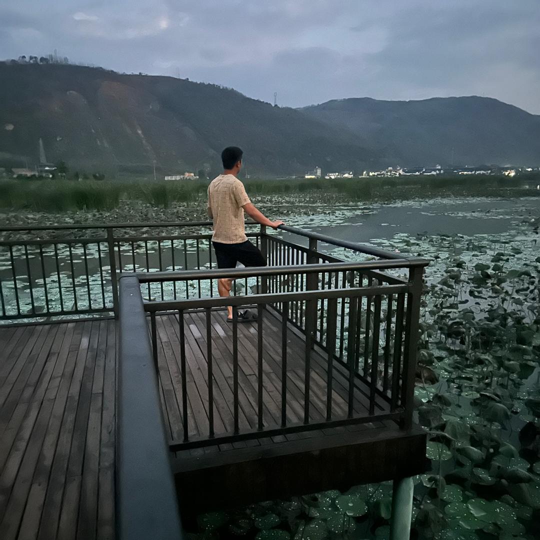 龙陵县勐糯镇匡軭租车行