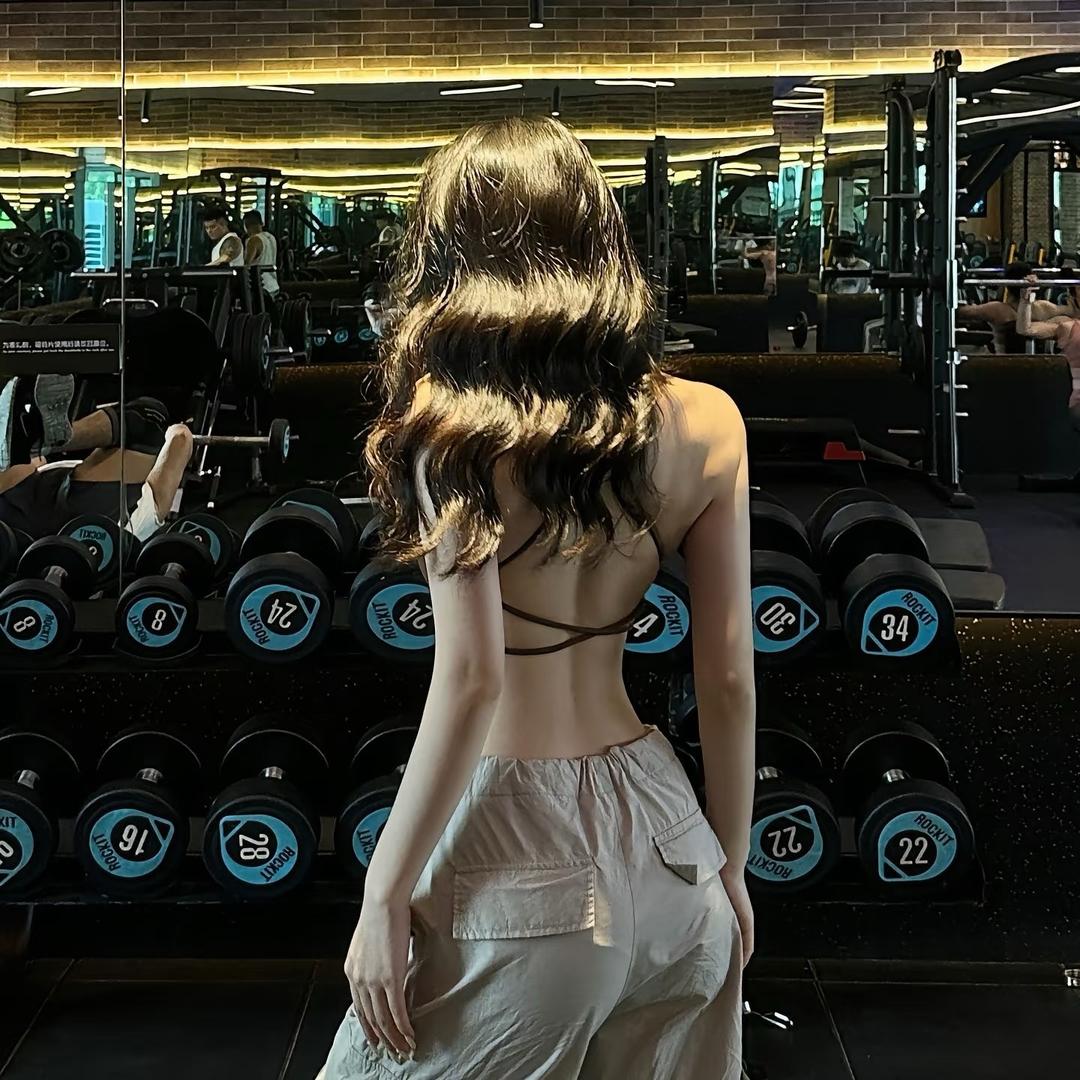 南鲨湾游泳健身南鲨湾游泳健身-黄油小熊