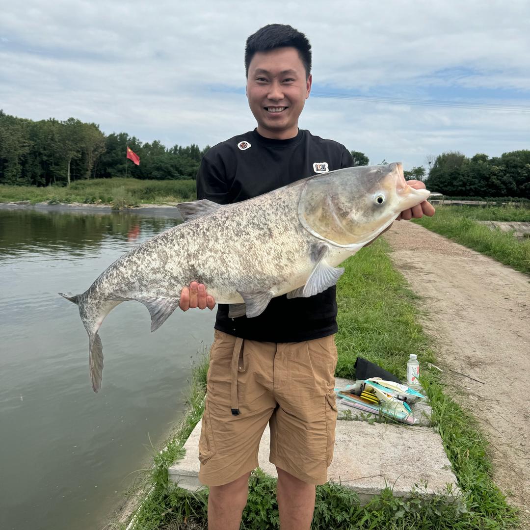 松鼠🎣钓鱼