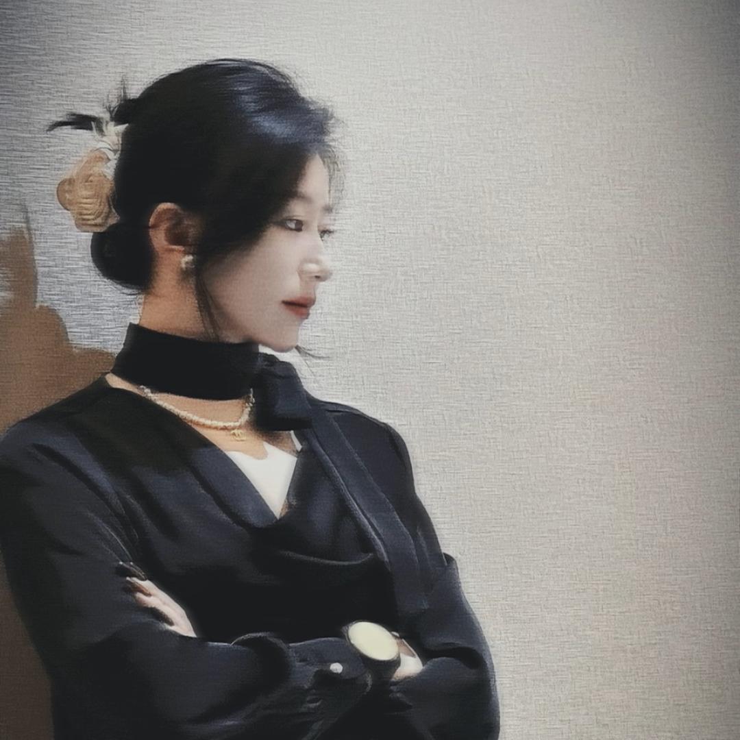 易ཻ๓ ້女士࿐