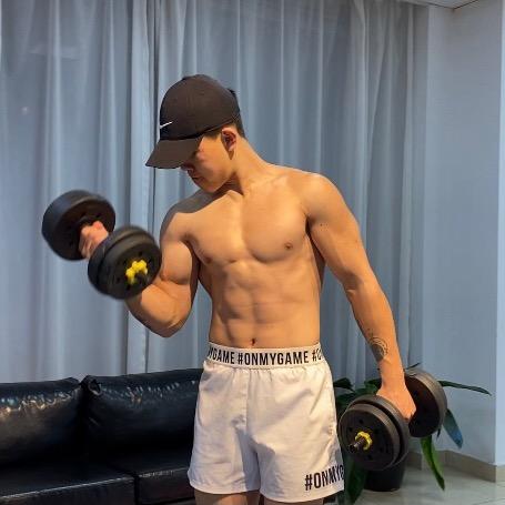 19岁的张同学🥦