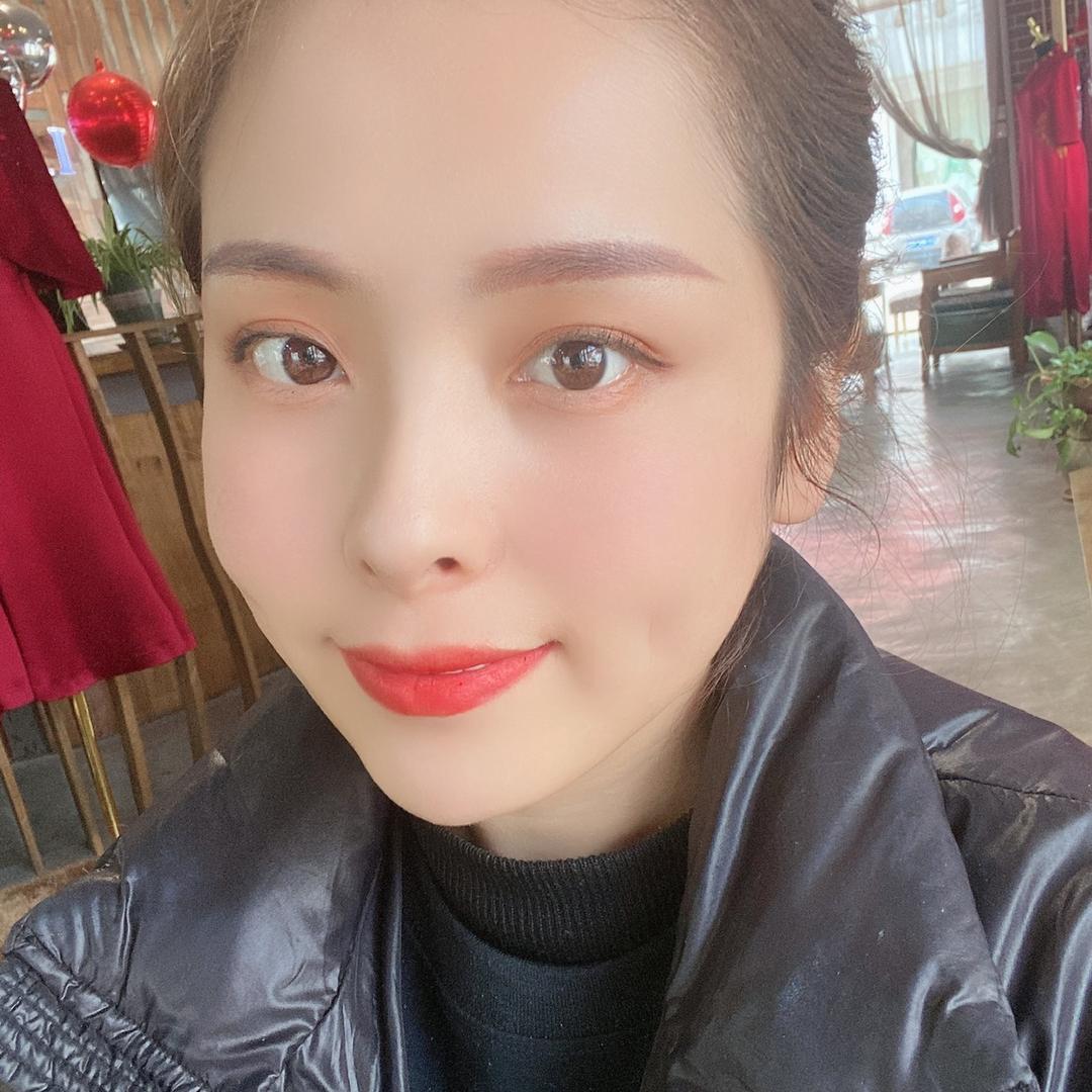 博兴艾慕婚纱店长化妆师雪儿