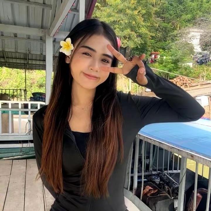 🖤  >_<  🖤