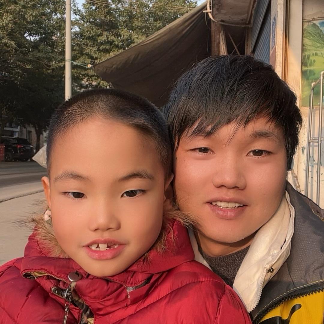单亲爸爸小秦