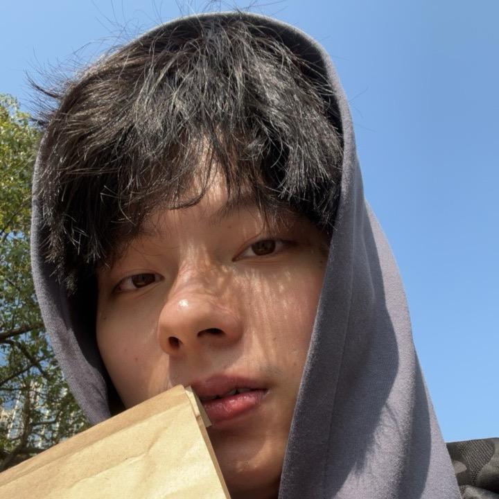 云朵⛅️遮住了我的天灵盖