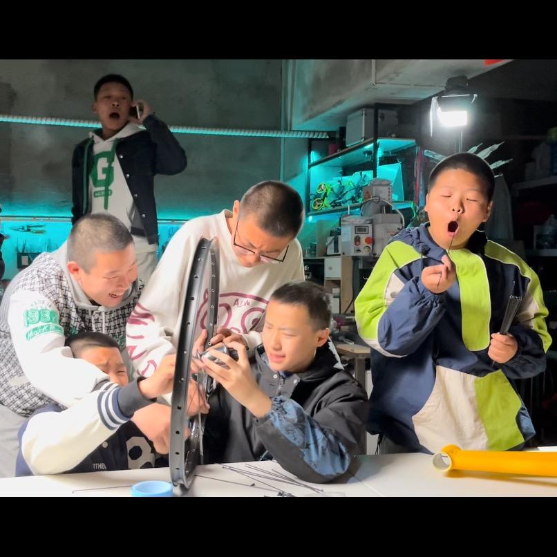 锤子和他的朋友们