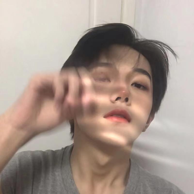 早点睡觉💤头像