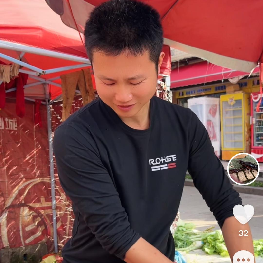 -黑石铺、卖鱼、卖小龙虾的小伙子