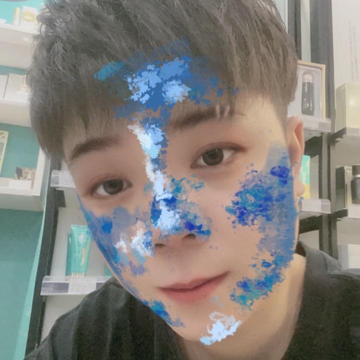 骆一一。