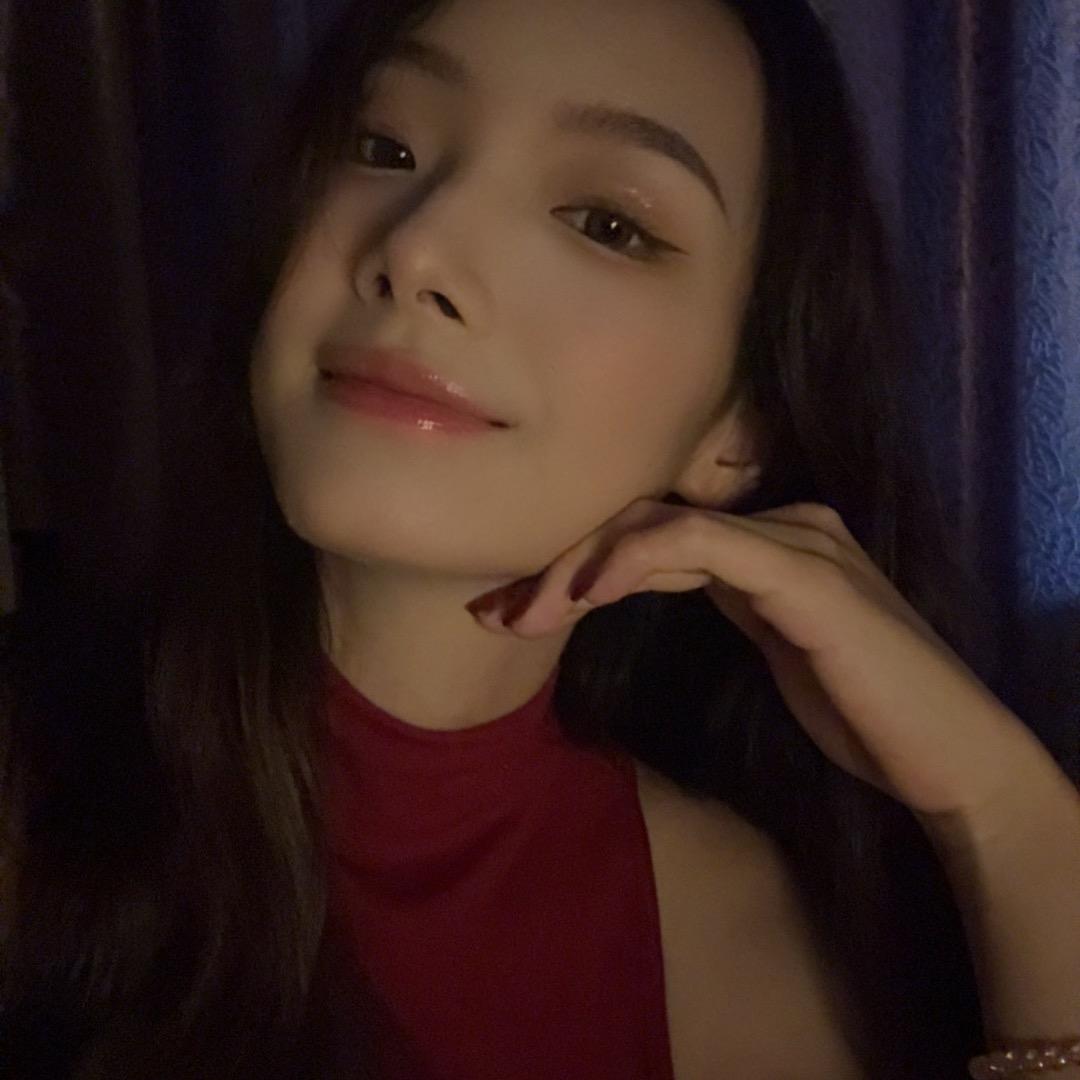 炸鸡姐姐。
