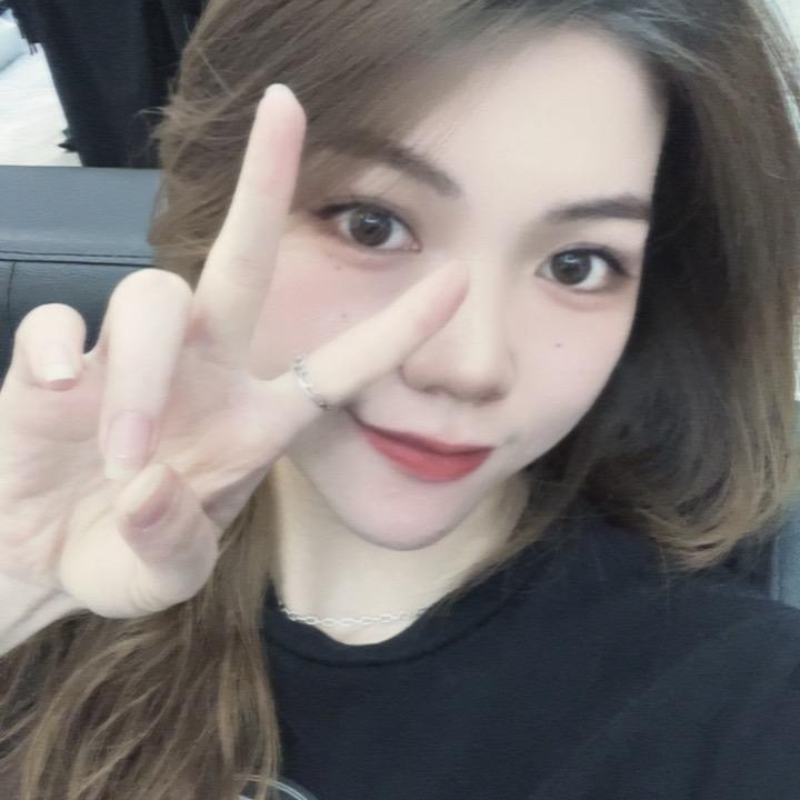 𝐋𝐢𝐮💭ྀི依旧爱你