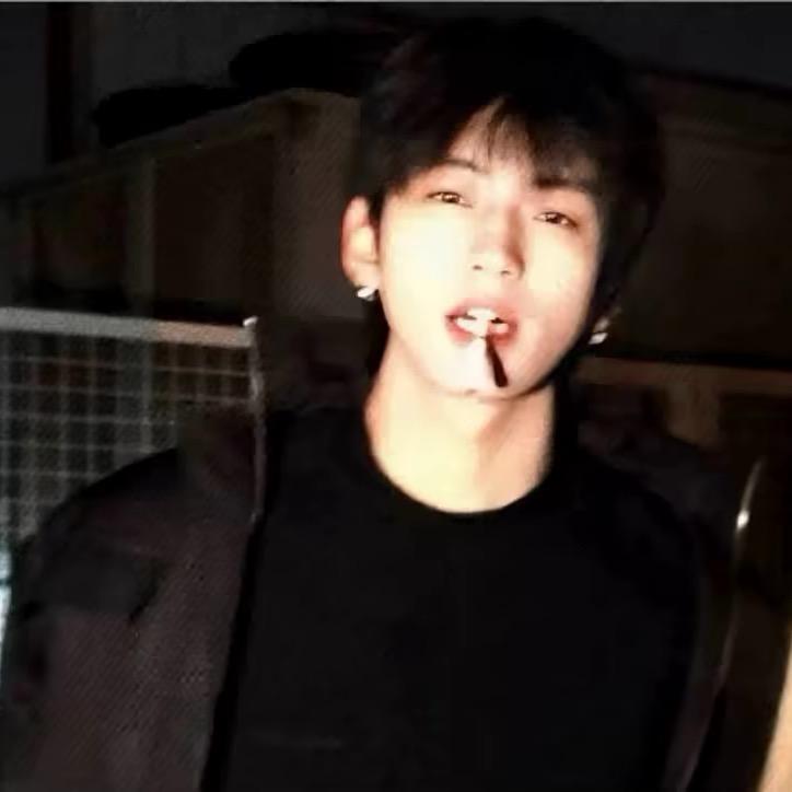 玩传送司空震网恋奔现被要求穿黑丝红底高跟