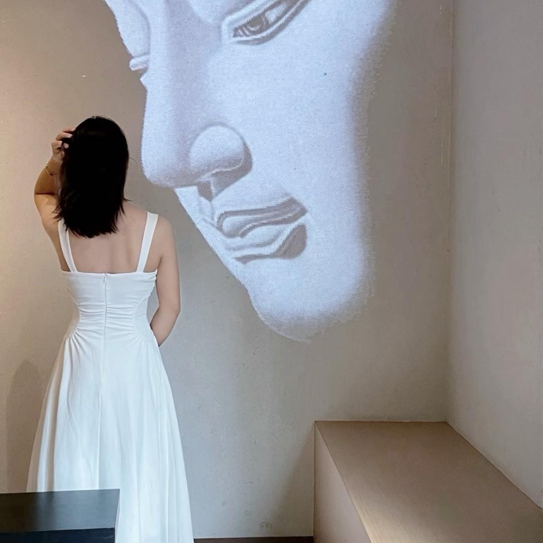 李小姐.