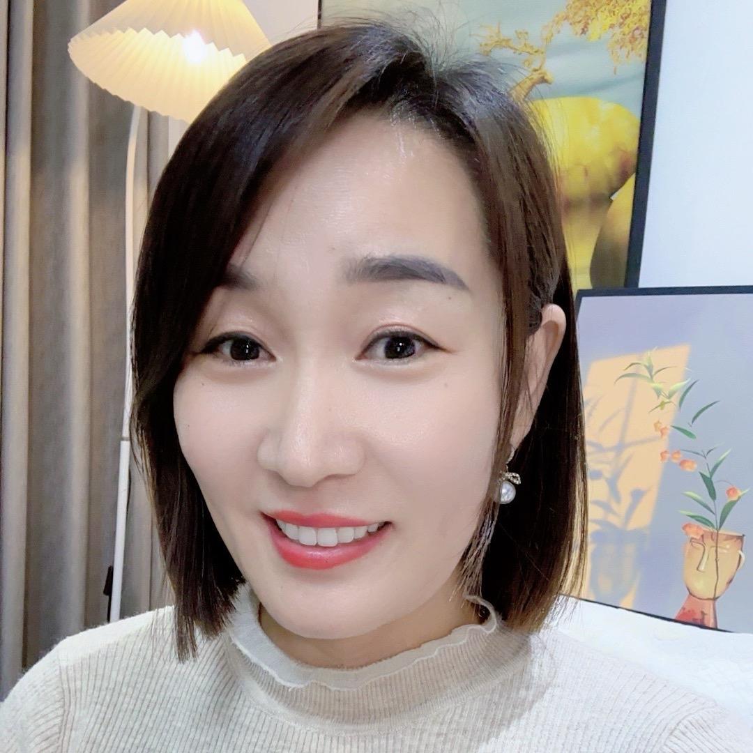 平姐有酒窝