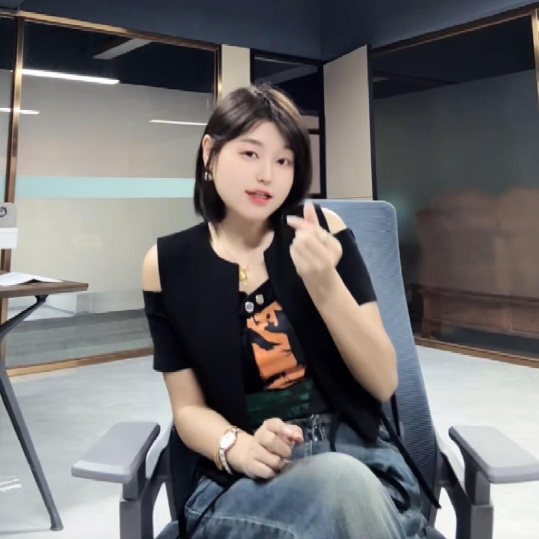 方脸兔Ella