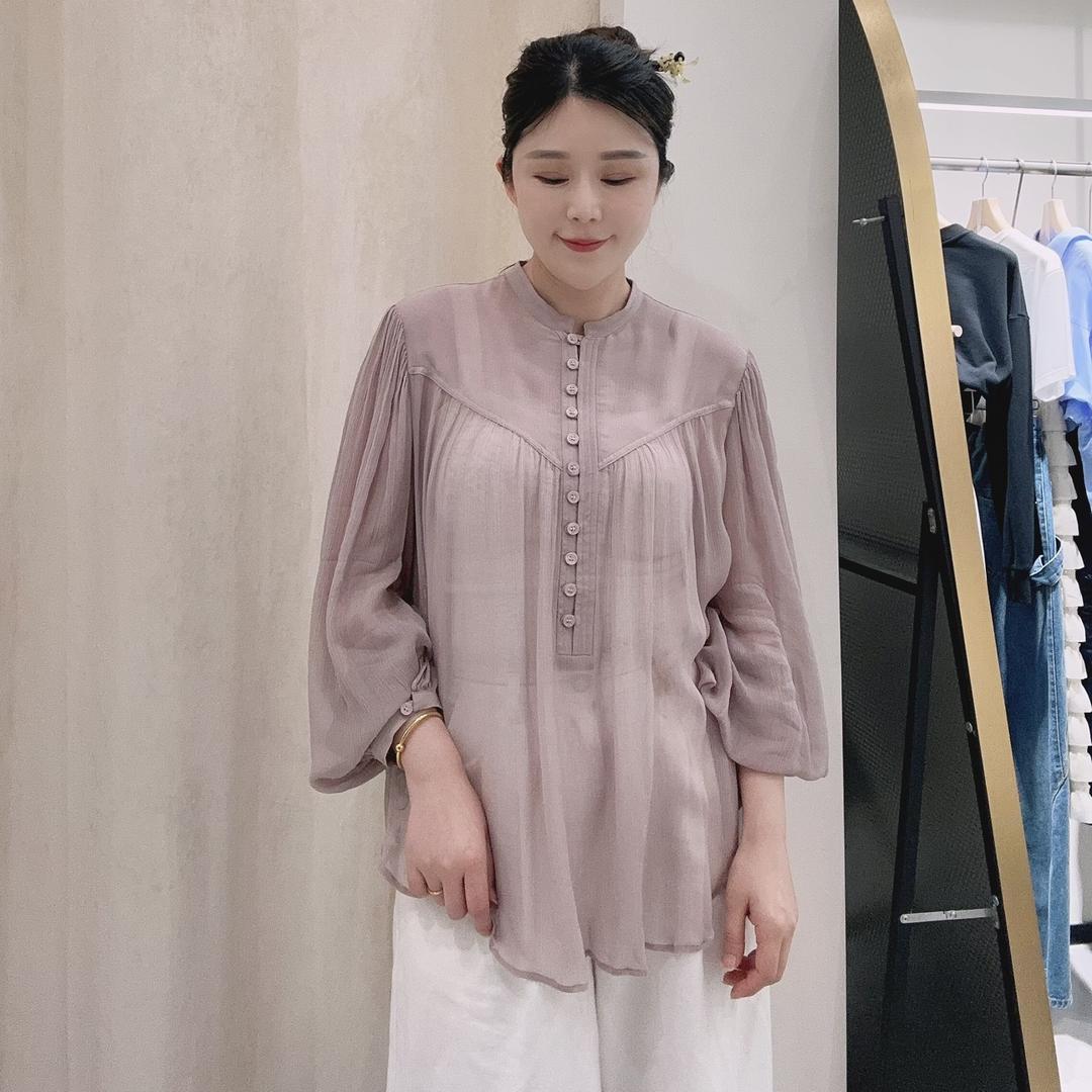 在上高卖衣服（米祖）的小韩