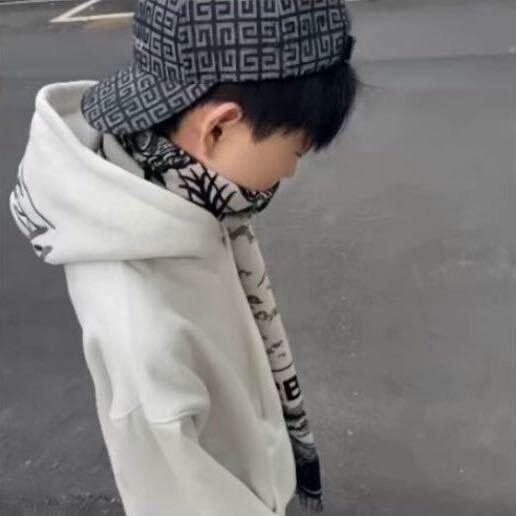 硕的^