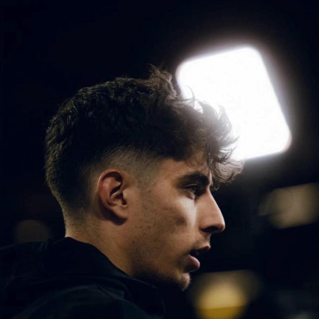 帅的一塌糊涂喂