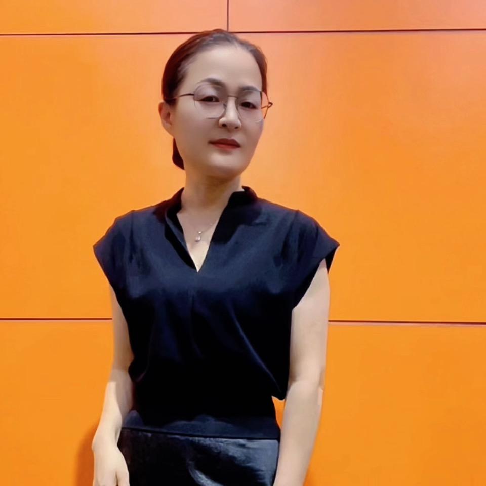 雅丽吃不月半