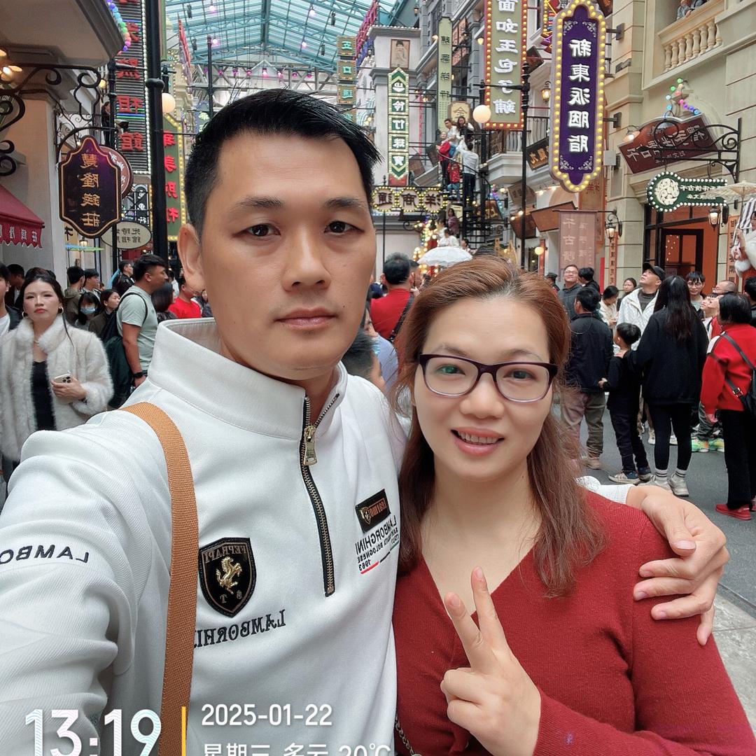 佛山卓育瓷砖 苏生