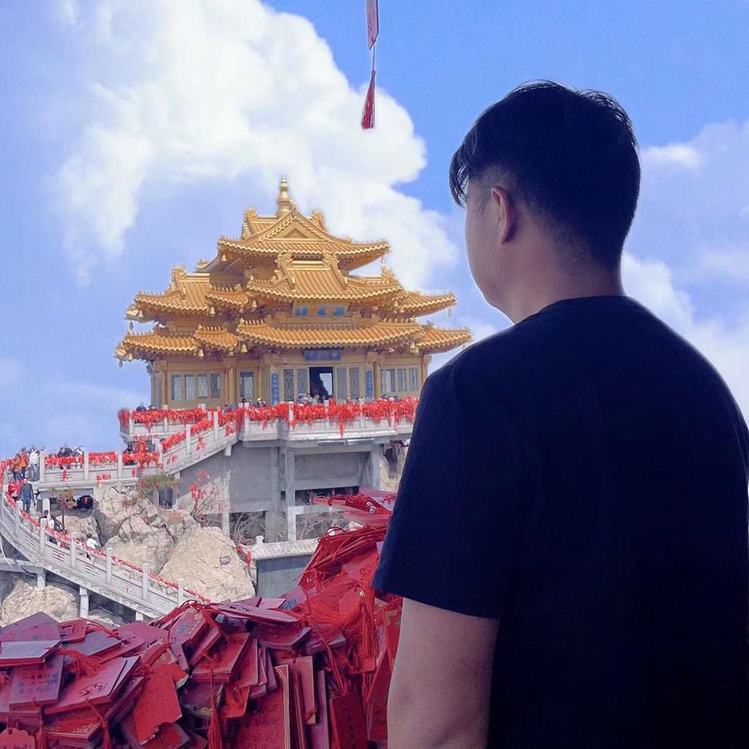 (蚂蚱牛人）泌阳县牧泽蚂蚱养殖基地