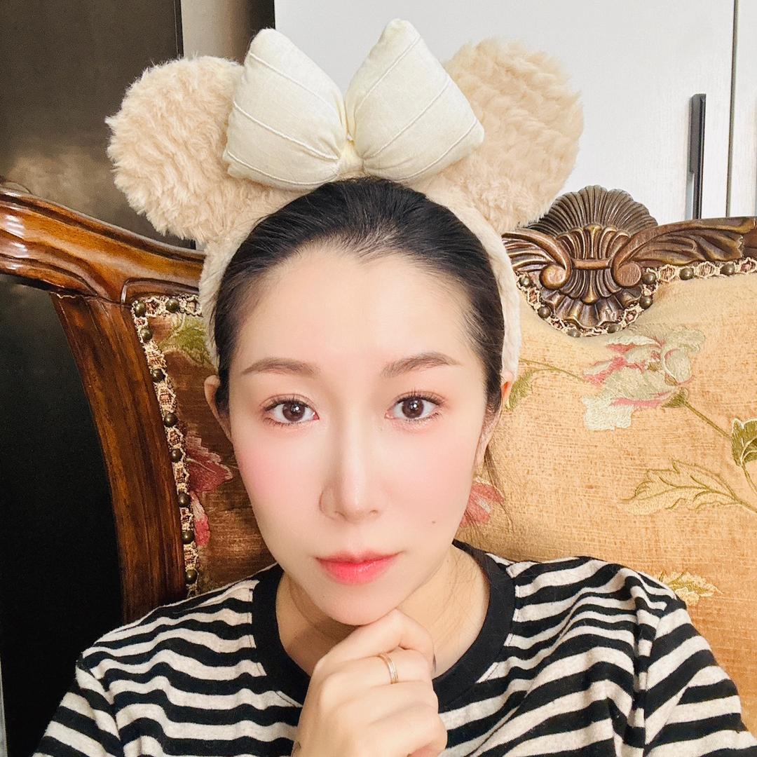 睫毛儿弯弯