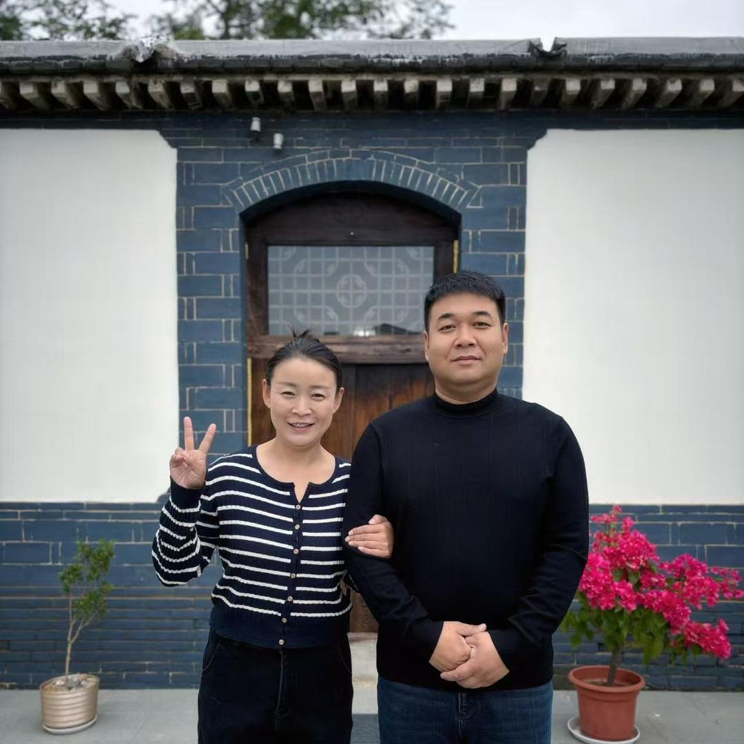三妹儿和花姐的农村生活